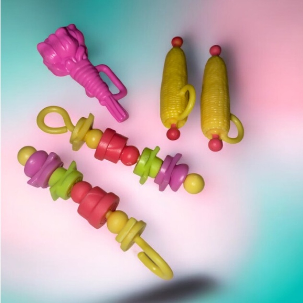 *M7 L.O.L. Surprise Glamper Camper Van playset 2 yellow corn two skewers flower - Picture 1 of 5